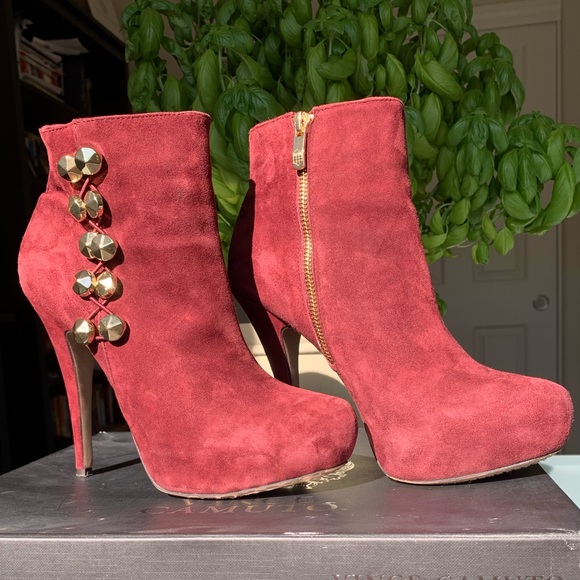 Vince Camuto Jardine Booties - Picture 2 of 13